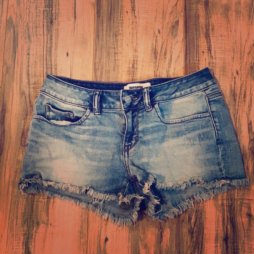 Victoria’s Secret PINK Denim Shorts (2)